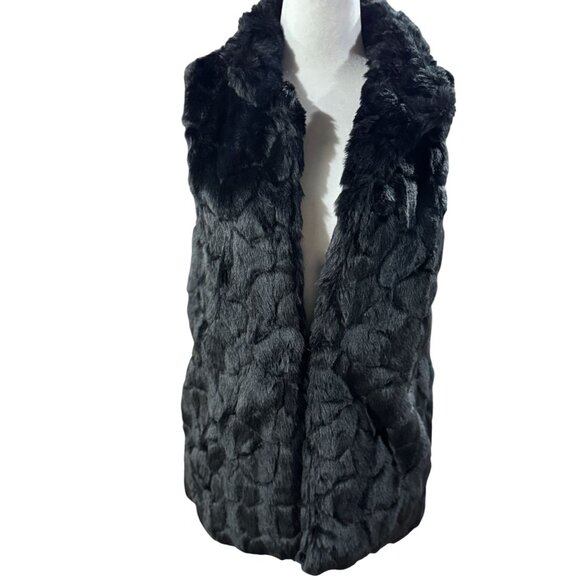 NEW Love Tree Womens S Black Faux Fur Vest Plush Soft Winter Outerwear Cozy Coat - Picture 4 of 15
